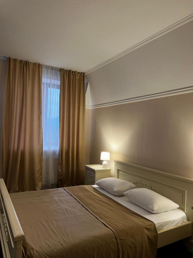 Hotel New Continent Bushtyno Exterior foto